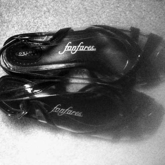 Fan Fares Shoes - FanFares Black and Clear